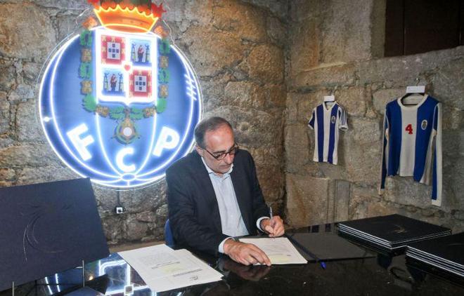 展现出了极 展现出了极