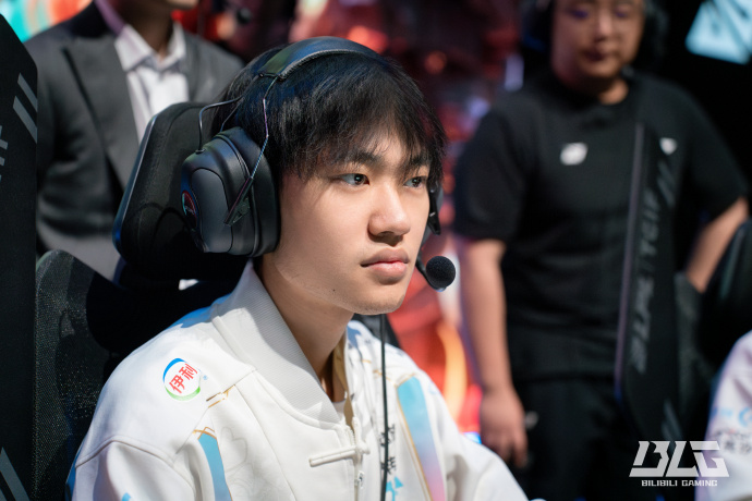 了自己的价 了自己的价