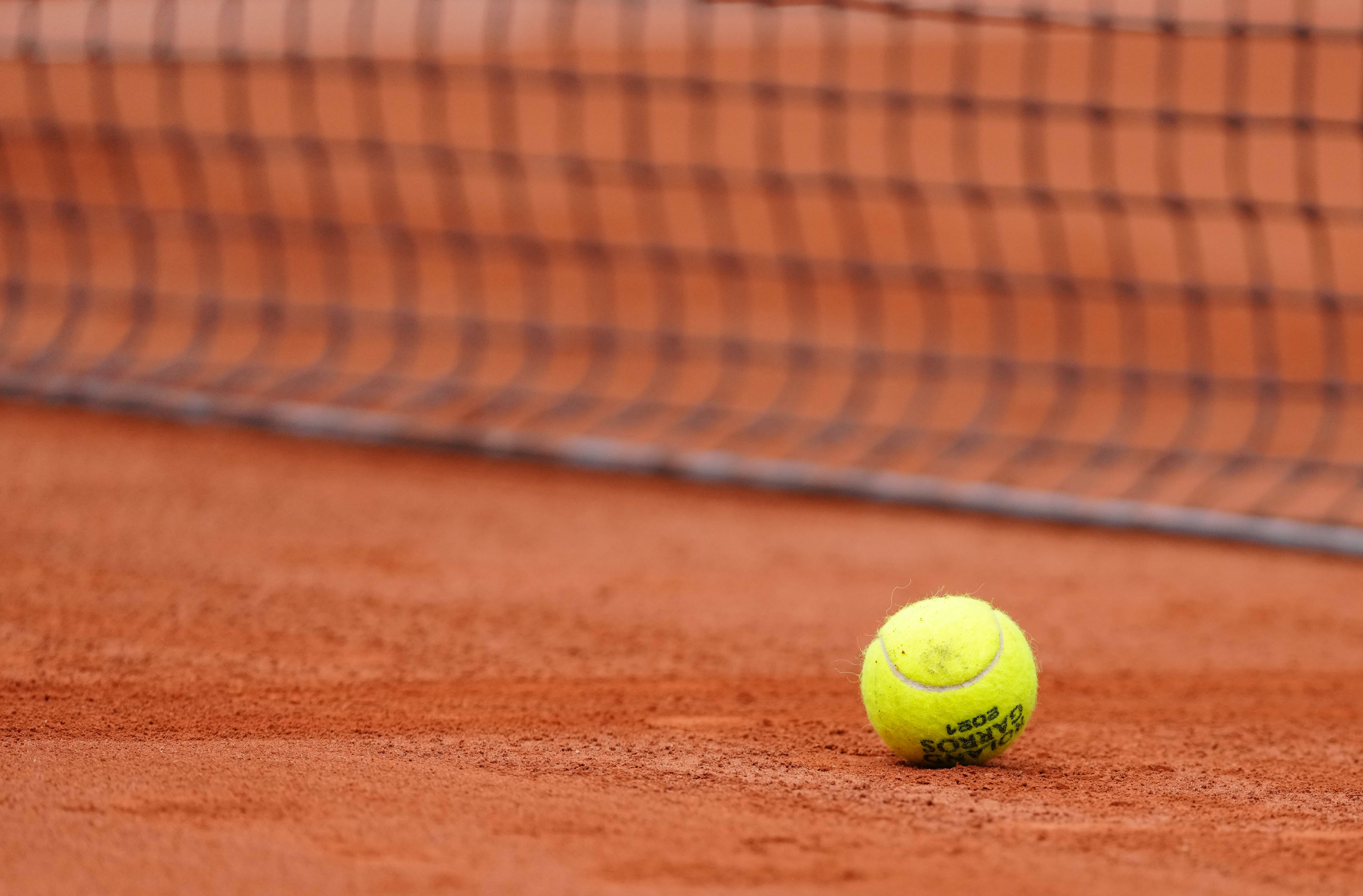 石家庄功夫分享奥拉维奥等球员球衣：更衣室准备就绪.